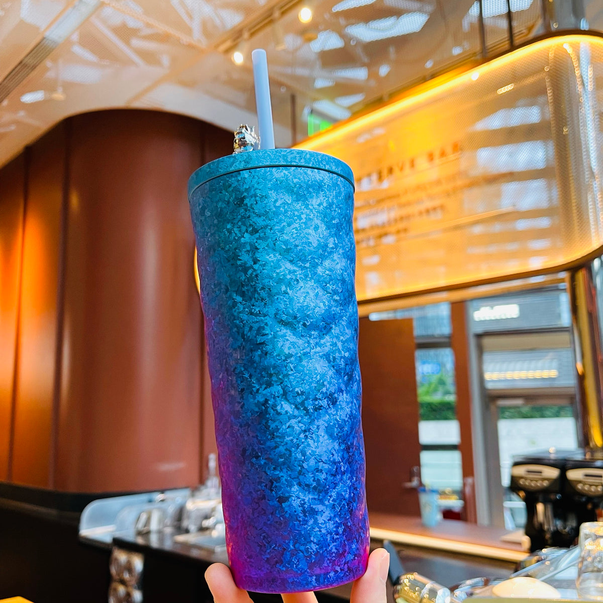 Starbucks China 2026 Undersea Wonder Series 🧜‍♀️
600ml Diamond-Pattern Titanium Straw Tumbler with Mermaid Straw Charm.